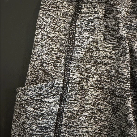 Xersion Train Capri Leggings Gray Space Dye Yoga Pants Pockets - Picture 6 of 7